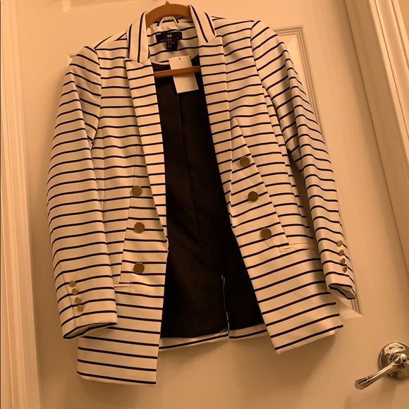 H&M Blazer - Picture 2 of 8